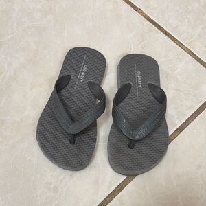 Old Navy Flip Flops Size  10/11